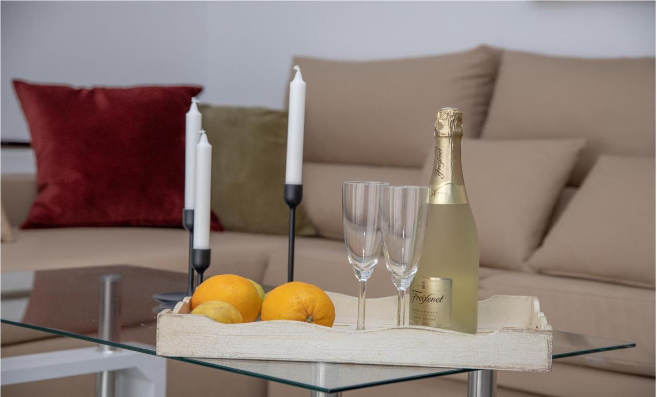Apartment Family 6 Beachfront Corralejo By Holidays Home Esterno foto